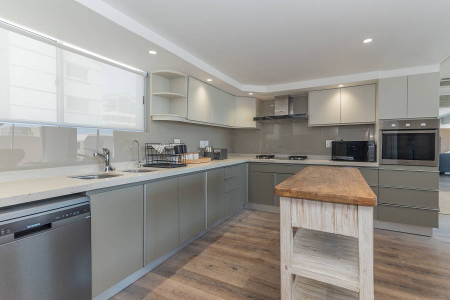 To Let 3 Bedroom Property for Rent in Sea Point Western Cape